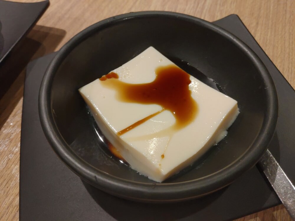 平價鐵板燒的好味道-大推櫻桃鴨腿-hot 7 新鉄板料理-捷運景美店 - 第9張圖 黑糖豆腐酪